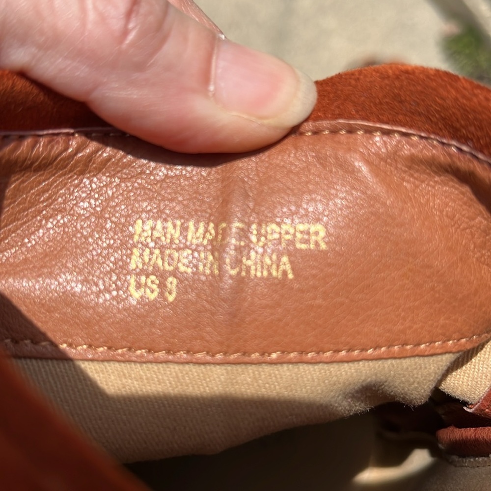 Like new orange Mi.iM faux suede short boots size 8 - Picture 7 of 13